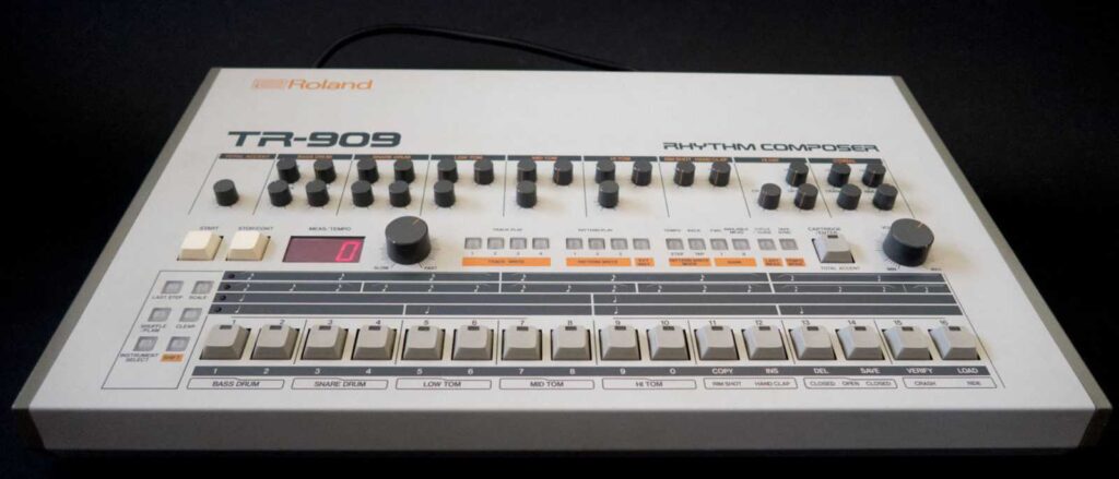 roland tr 909 Right Music Records