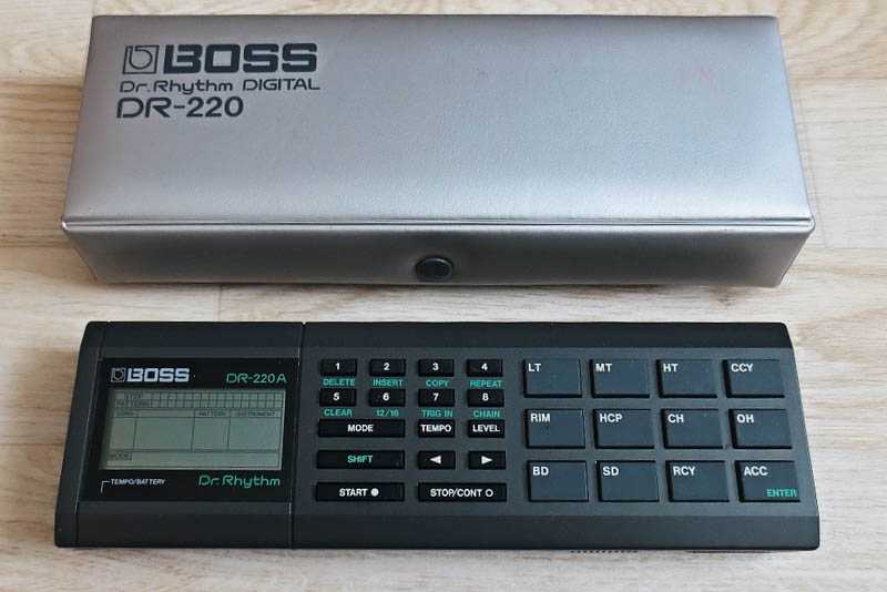 Boss DR-220a